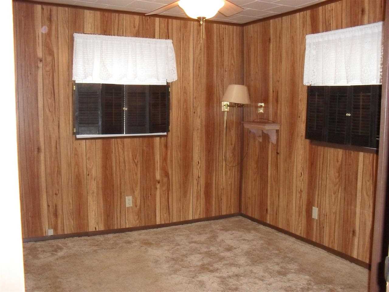 211 S Wayne St, Flora, IN 46929 photo 4