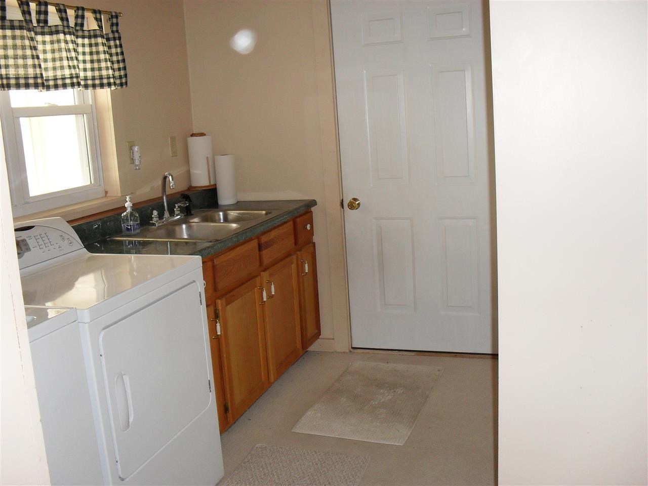 211 S Wayne St, Flora, IN 46929 photo 6