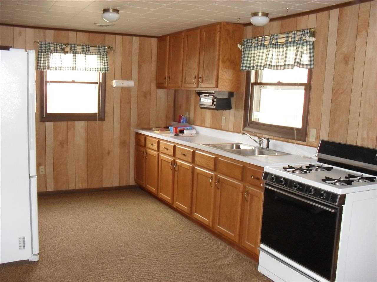 211 S Wayne St, Flora, IN 46929 photo 3