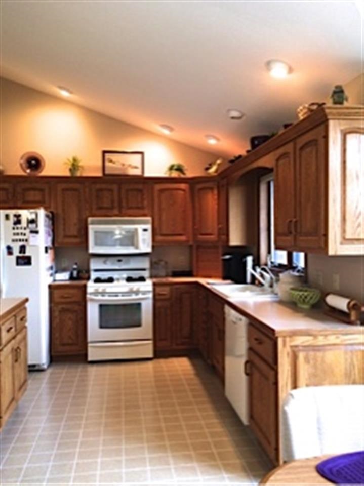 4615 E Country Cove Dr, Syracuse, IN 46567 photo 9