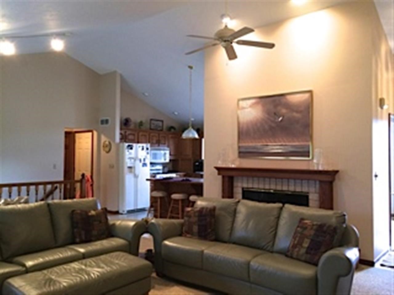 4615 E Country Cove Dr, Syracuse, IN 46567 photo 4