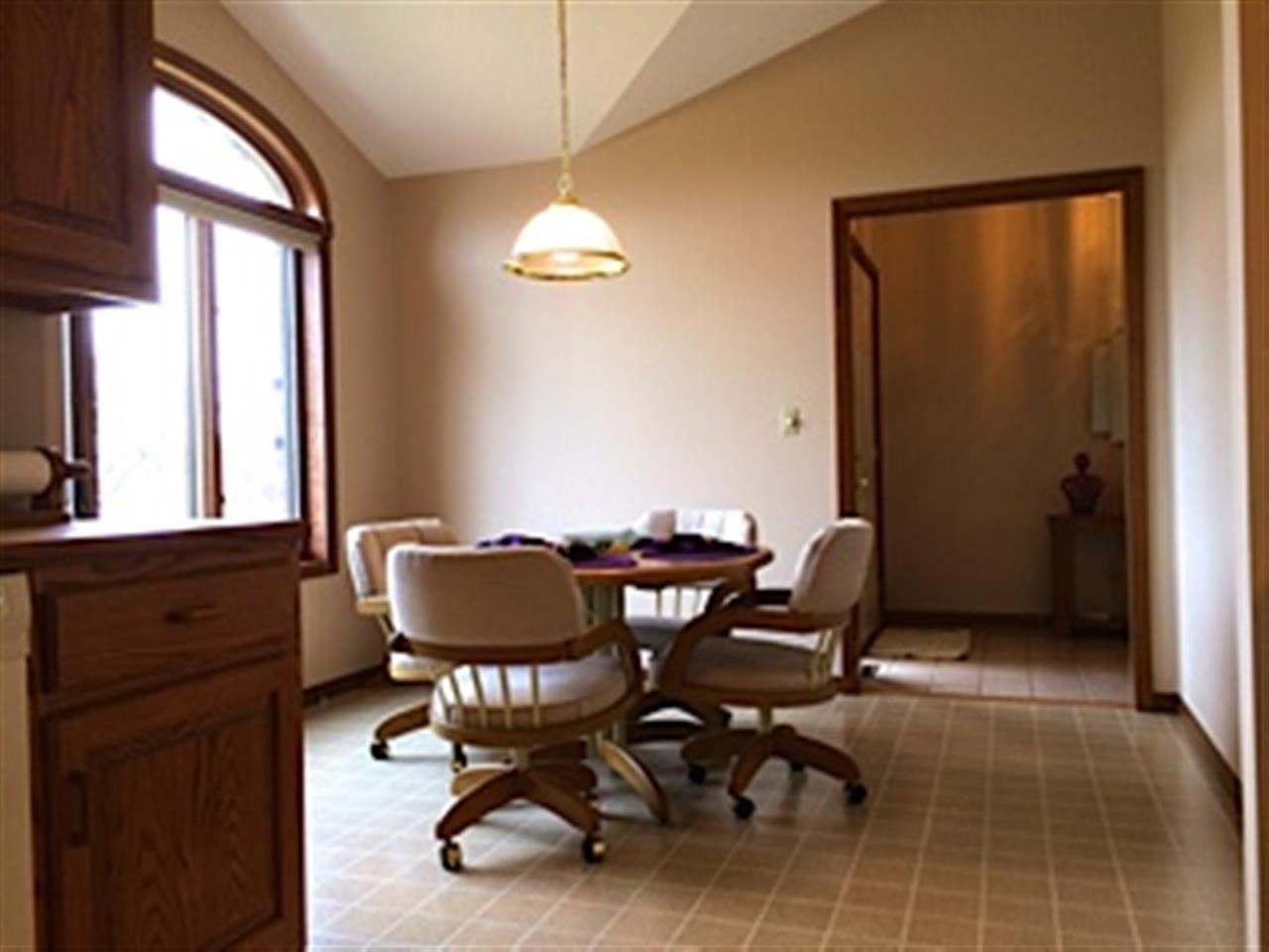 4615 E Country Cove Dr, Syracuse, IN 46567 photo 10
