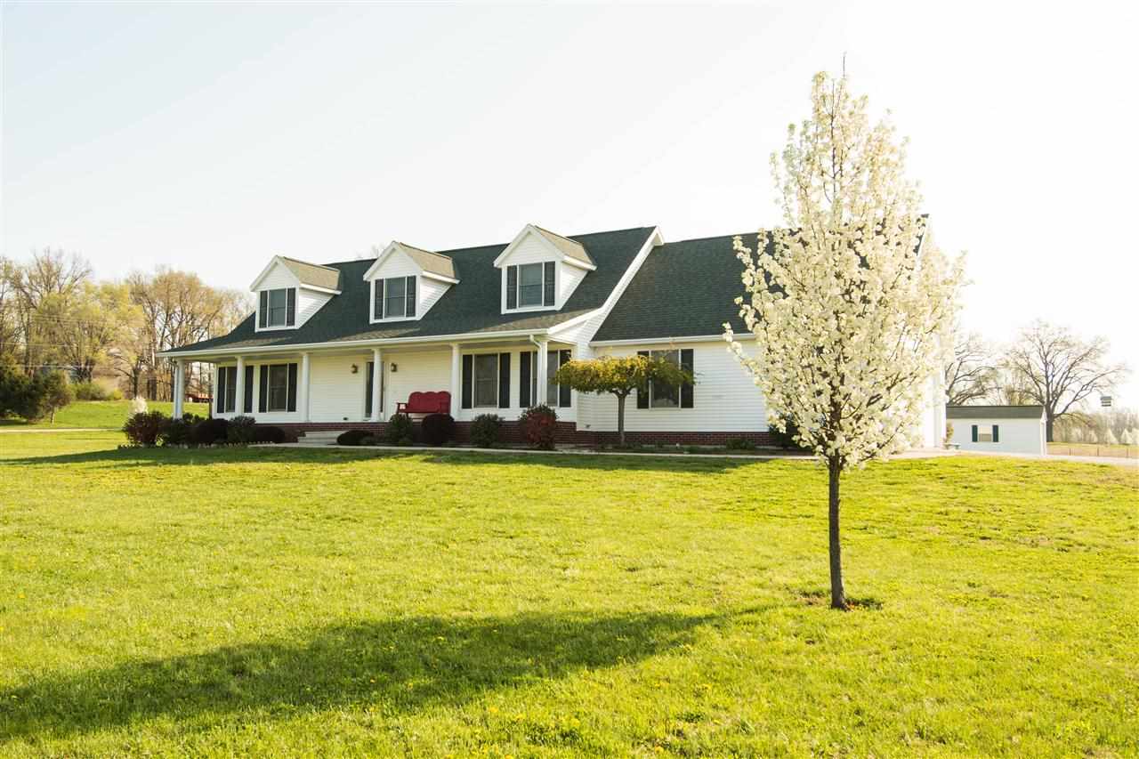 1742 S Henderson Rd, Vincennes, IN 47591 photo 1