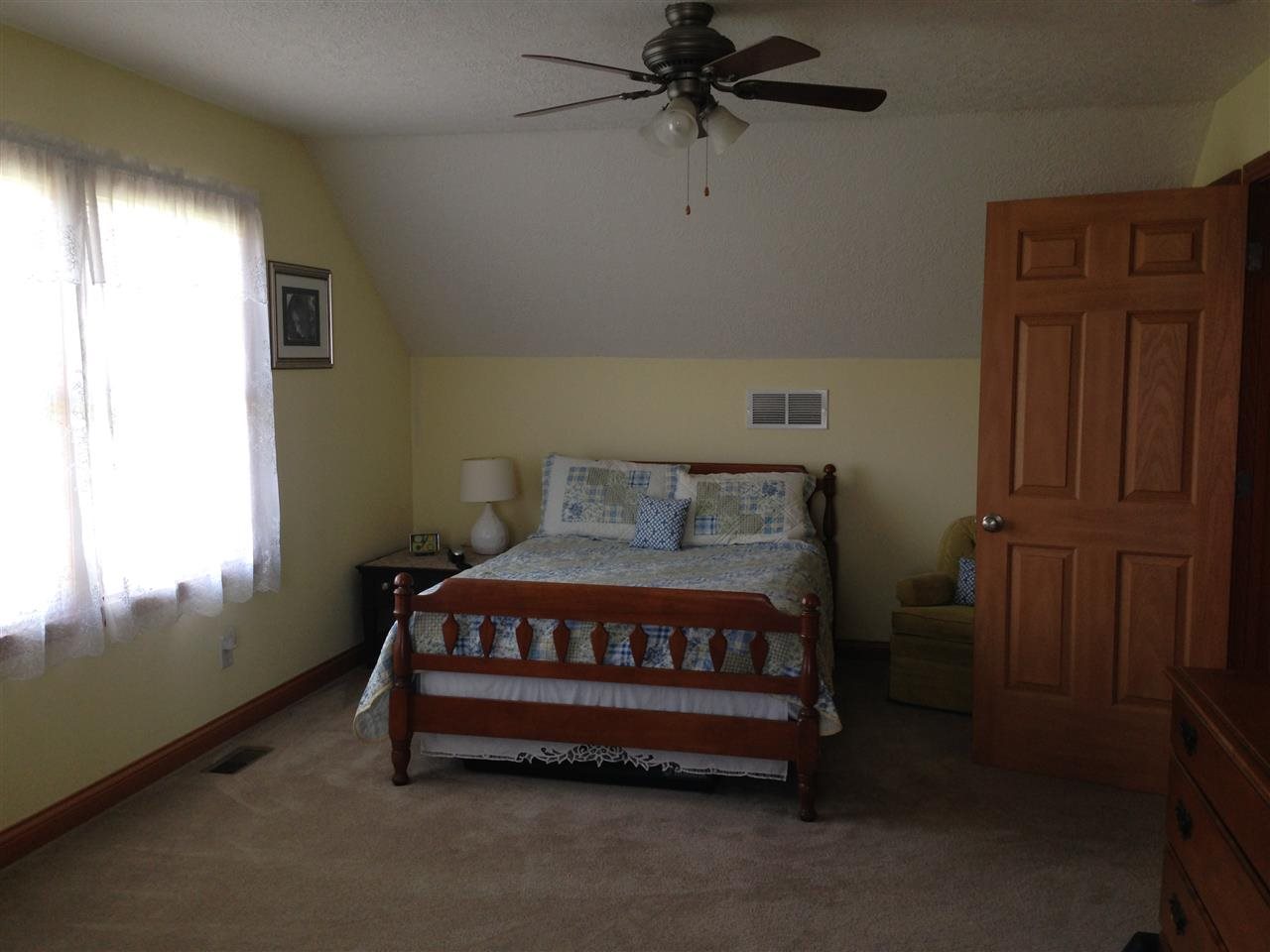 1742 S Henderson Rd, Vincennes, IN 47591 photo 8