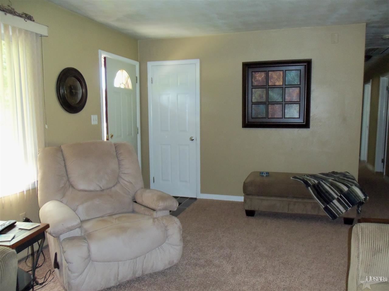 107 Zona Dr, Auburn, IN 46706 photo 5