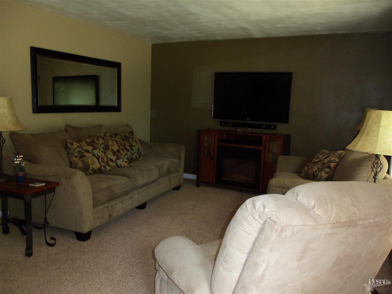107 Zona Dr, Auburn, IN 46706 photo 3