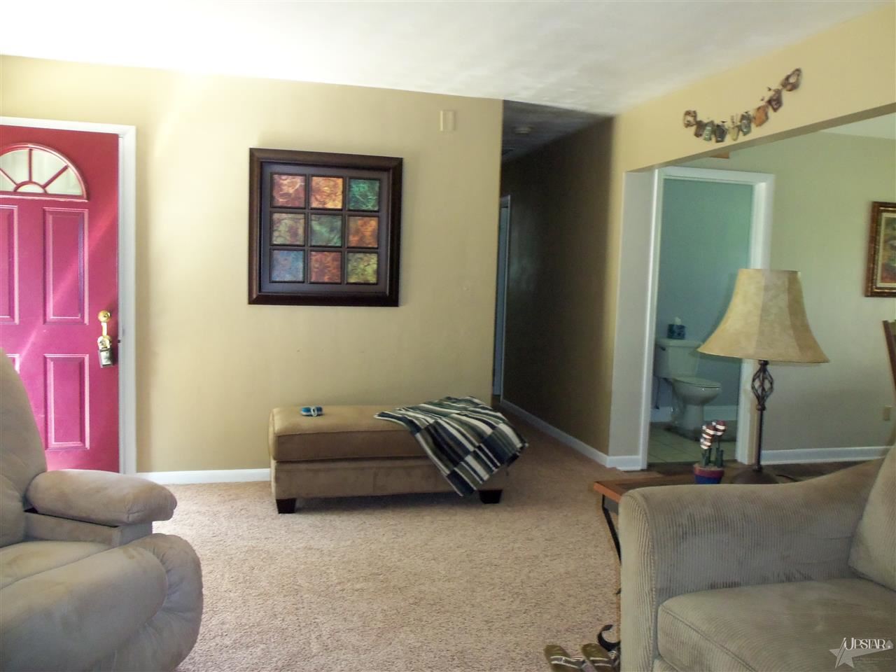 107 Zona Dr, Auburn, IN 46706 photo 4