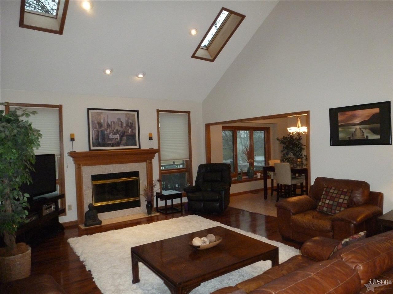 702 Timberlake Trl, Fort Wayne, IN 46804 photo 9