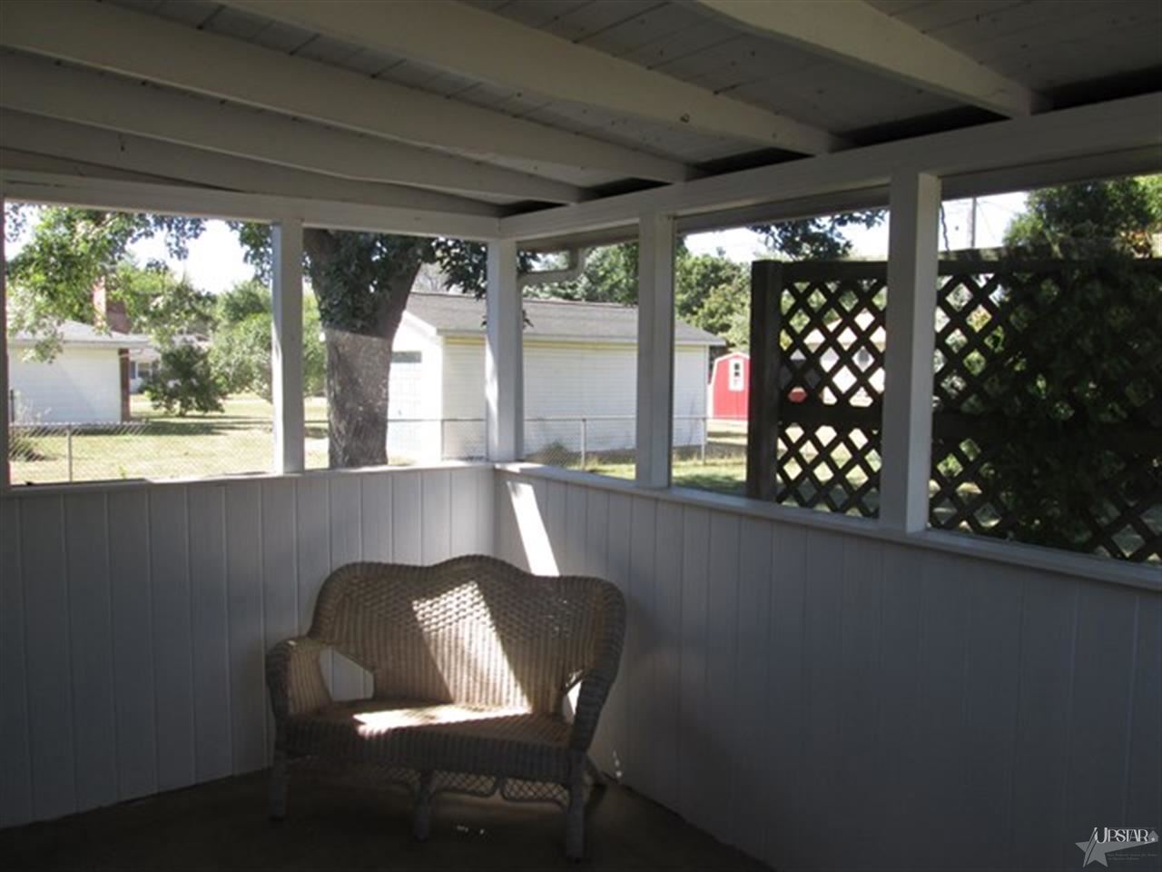 504 E Hill St, Garrett, IN 46738 photo 11