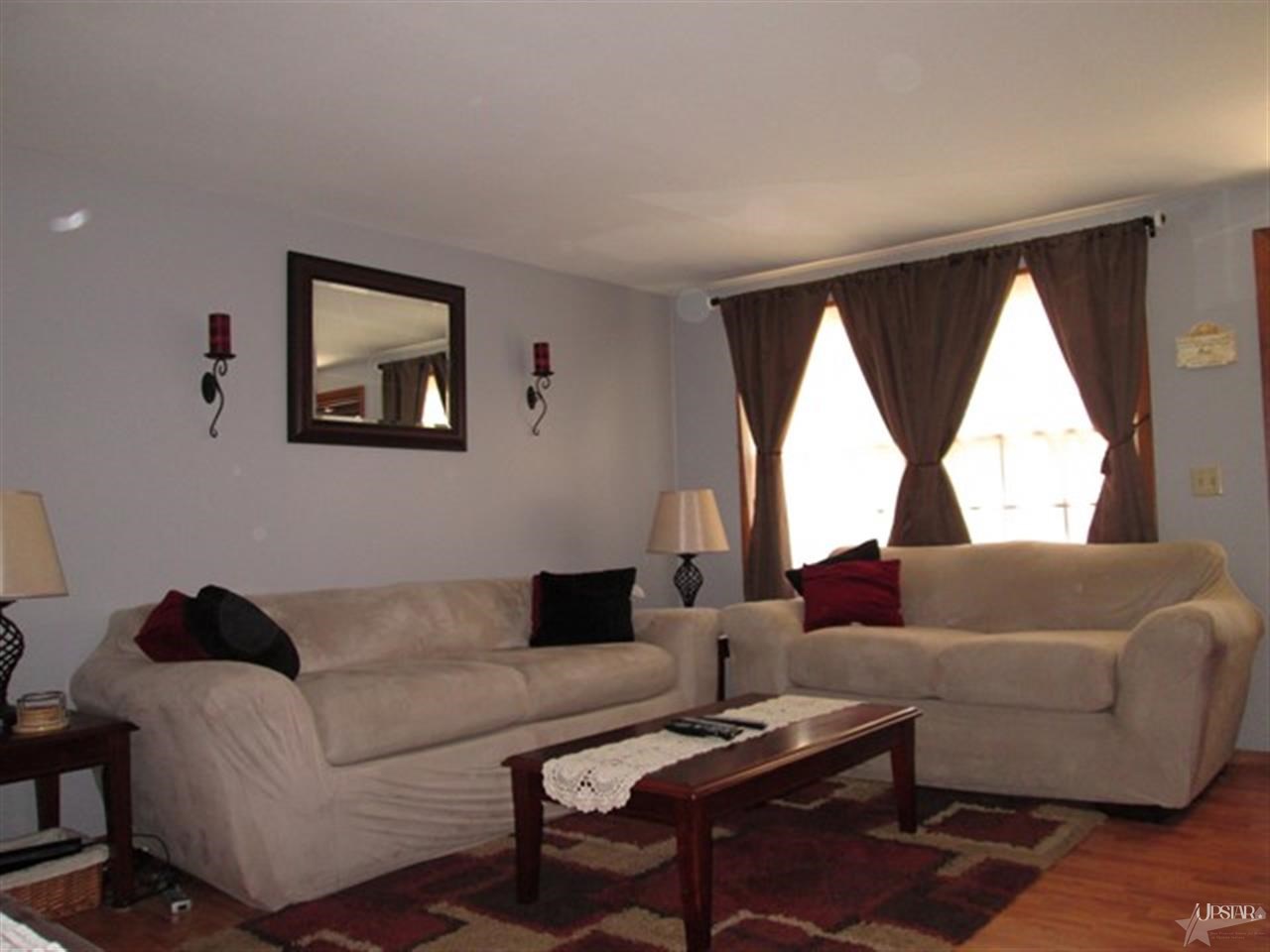 504 E Hill St, Garrett, IN 46738 photo 2
