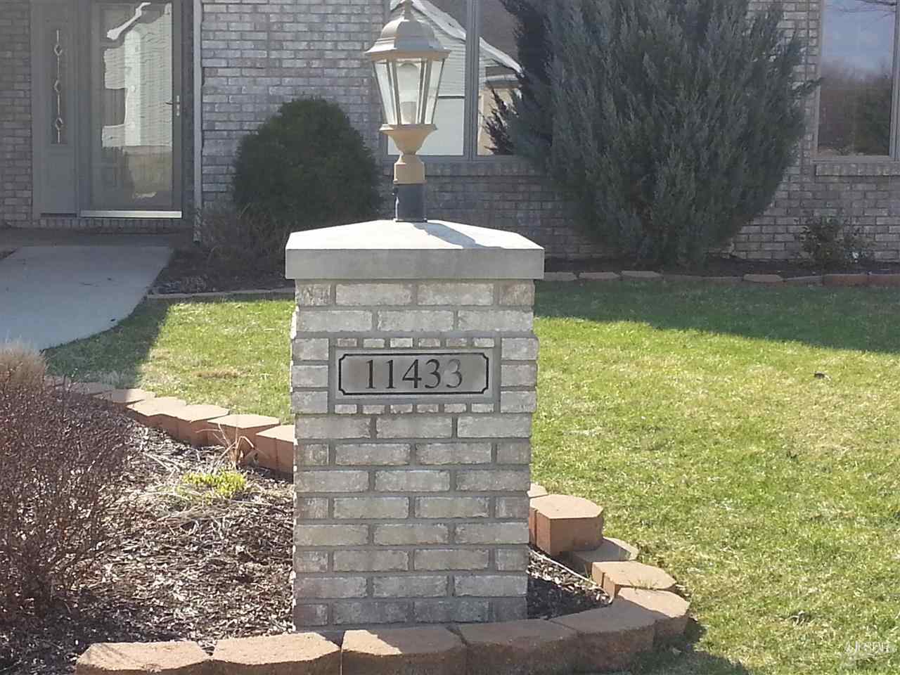 11433 Tillbury Cv, Fort Wayne, IN 46845 photo 3
