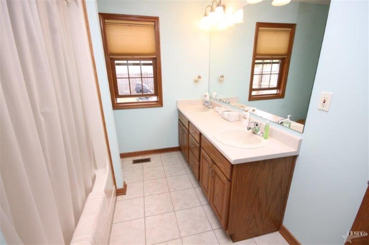 6412 Tree Top Trl, Fort Wayne, IN 46845 photo 23