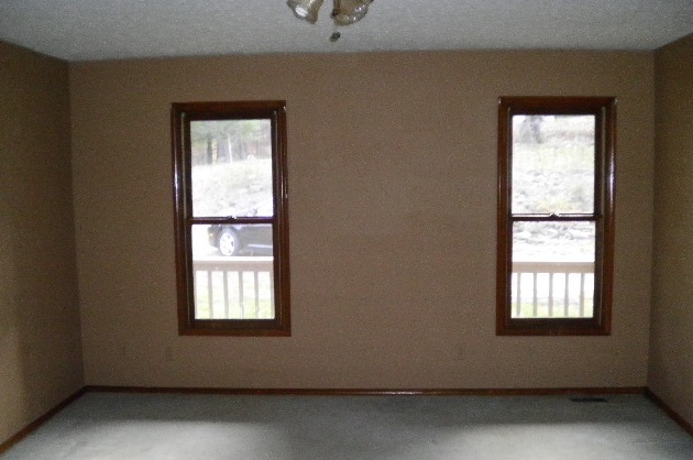 935 N Wolf Rd, Bloomfield, IN 47424 photo 4