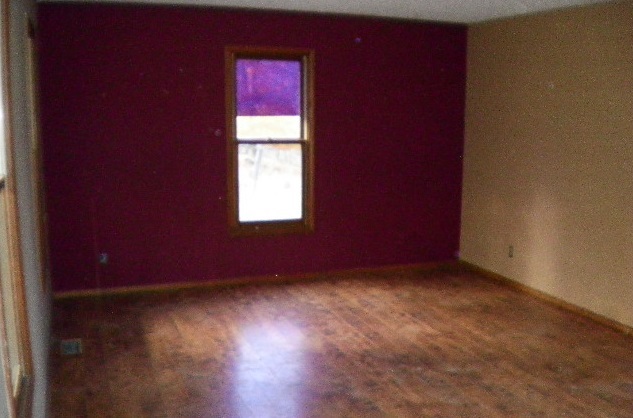 935 N Wolf Rd, Bloomfield, IN 47424 photo 2