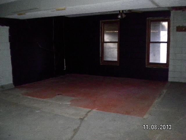 935 N Wolf Rd, Bloomfield, IN 47424 photo 16