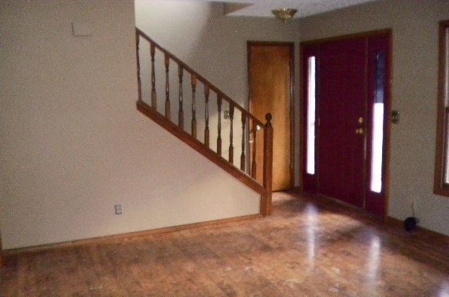 935 N Wolf Rd, Bloomfield, IN 47424 photo 5