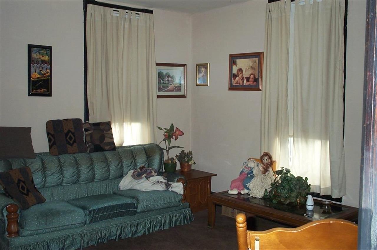 18 E Spring St, Peru, IN 46970 photo 4