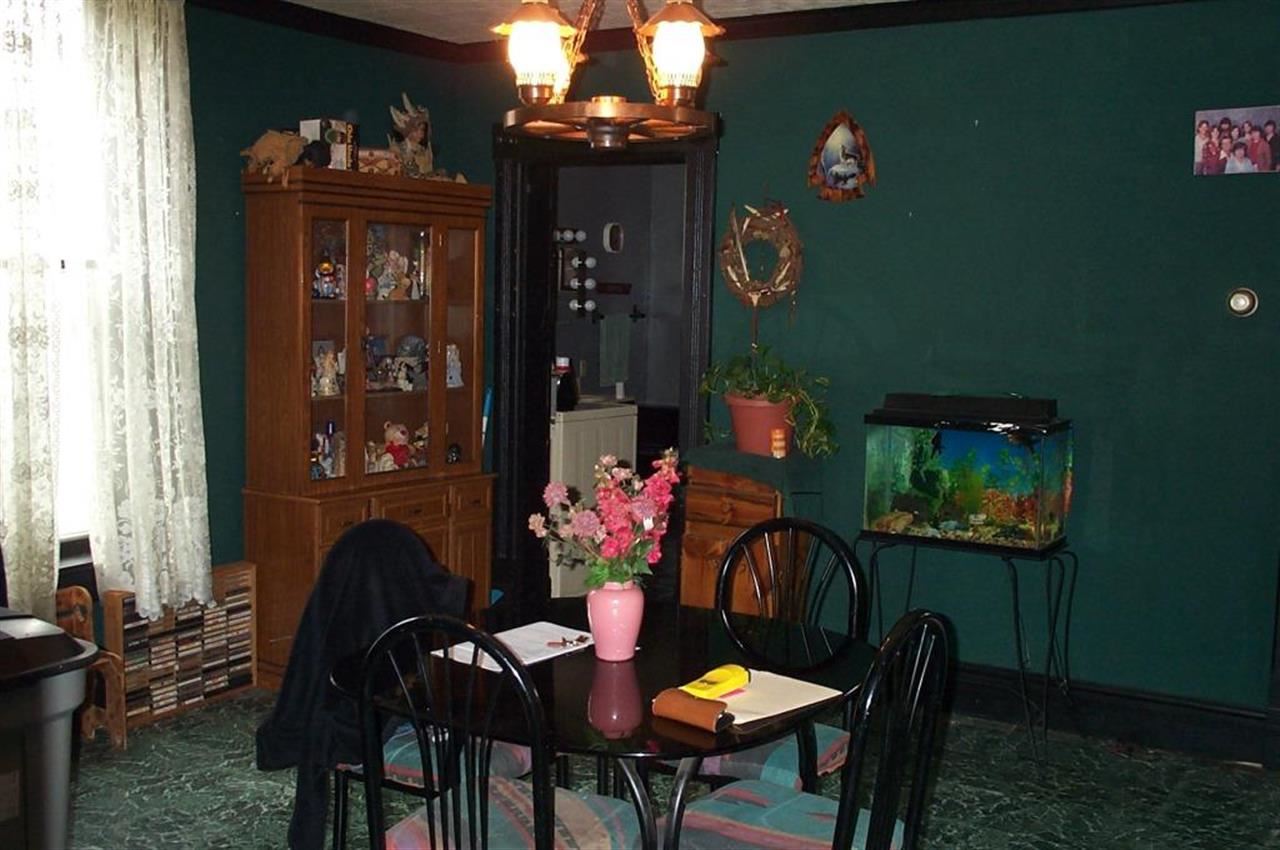 18 E Spring St, Peru, IN 46970 photo 5