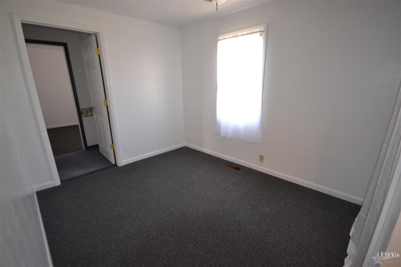 3318 Eastway Dr, Fort Wayne, IN 46806 photo 8