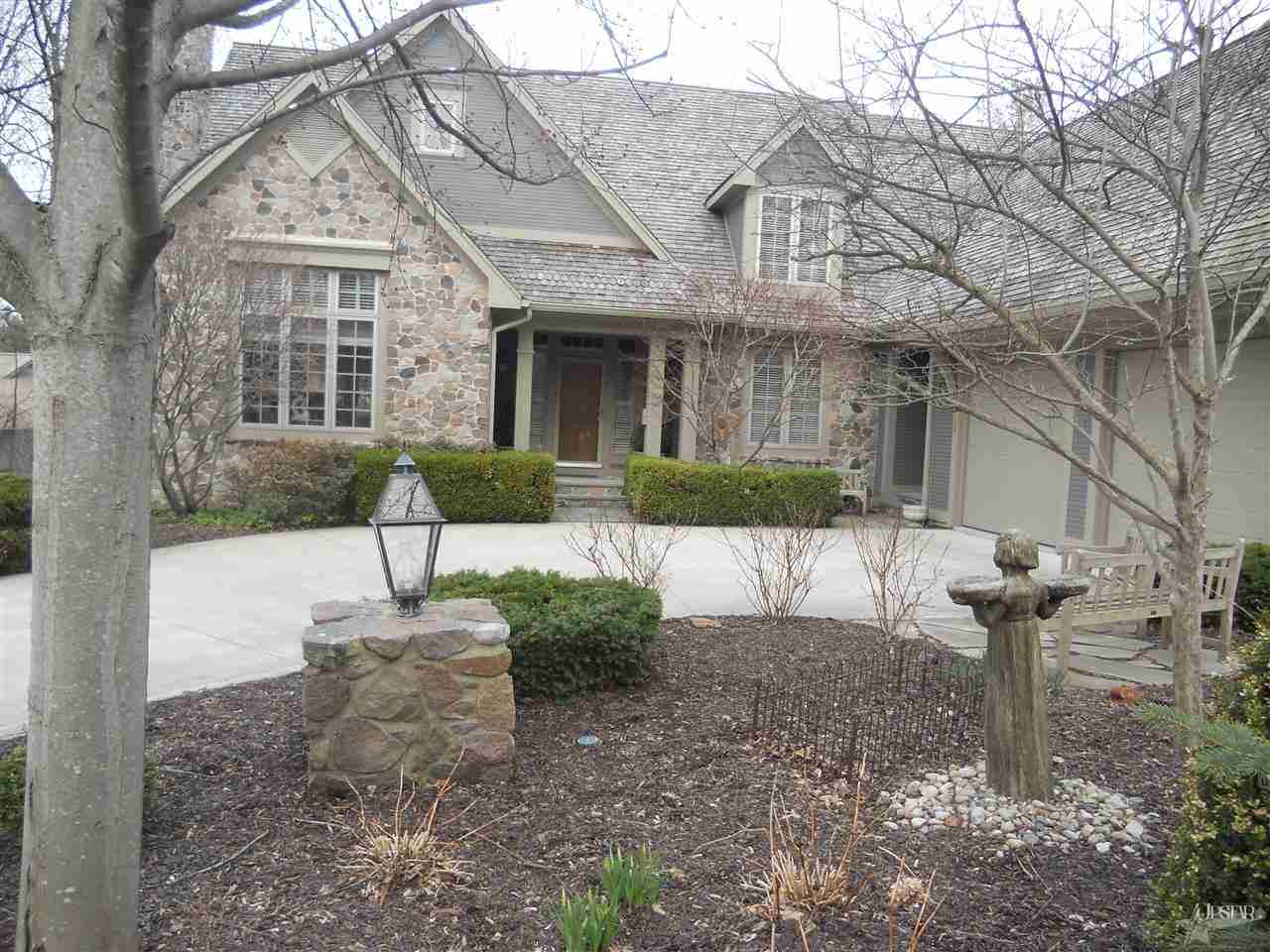 7107 Woodcroft Ln, Fort Wayne, IN 46804 photo 1