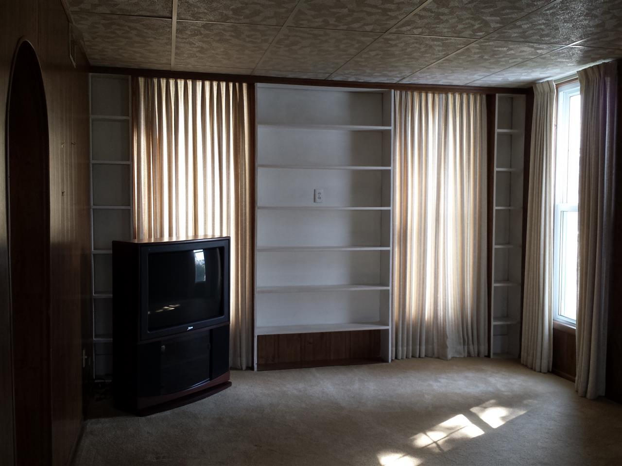 209 S Walnut St, Fairmount, IN 46928 photo 6