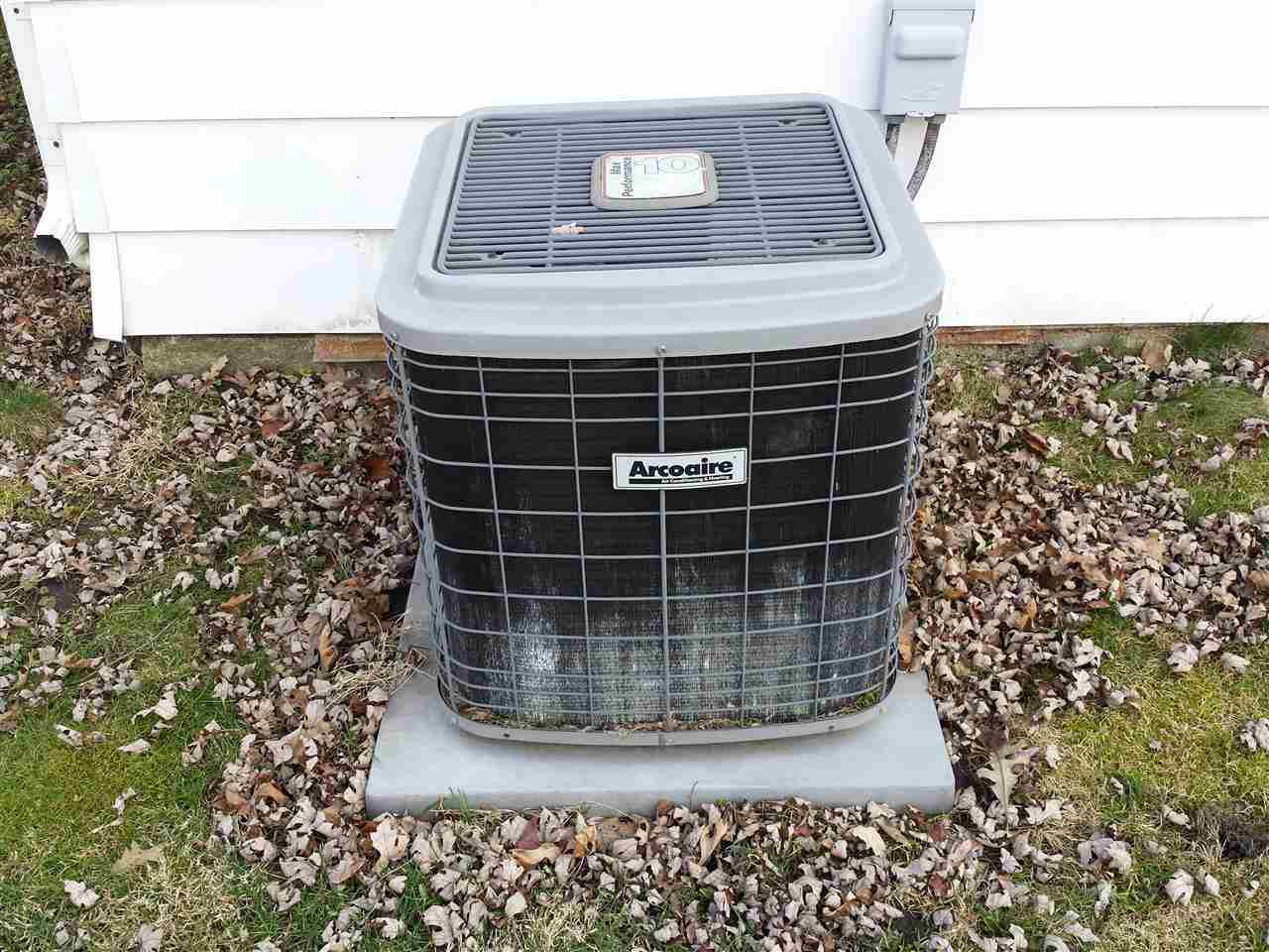 209 S Walnut St, Fairmount, IN 46928 photo 17