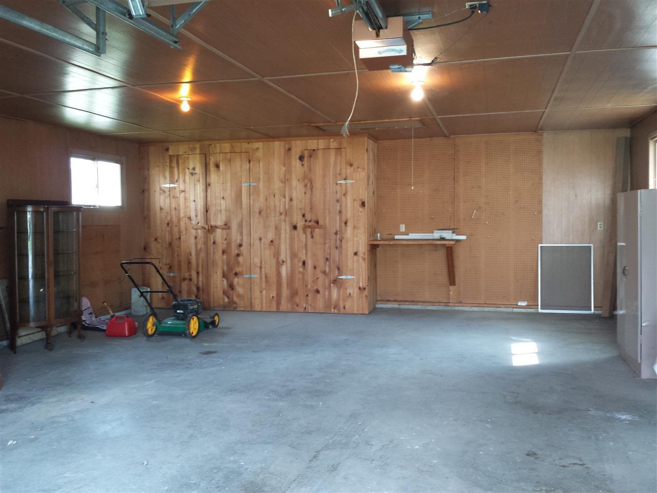 209 S Walnut St, Fairmount, IN 46928 photo 2