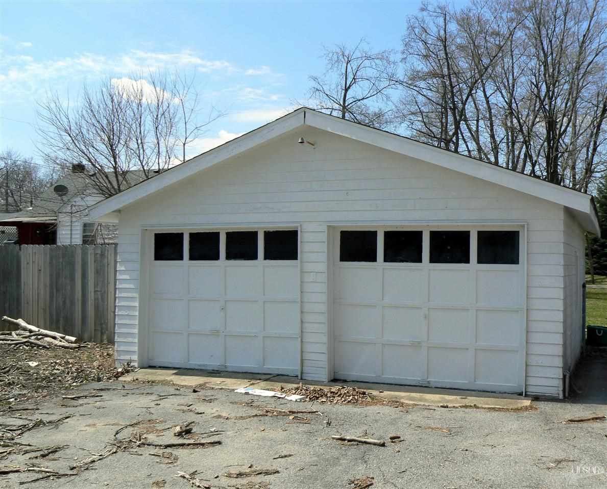 2110 Hensch St, Fort Wayne, IN 46808 photo 2