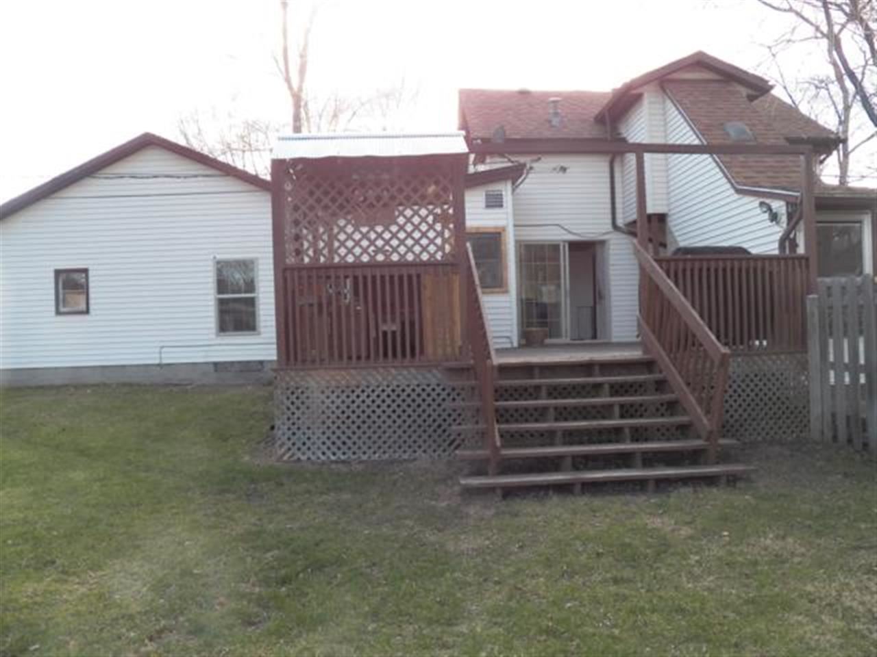 301 E Warren St, Middlebury, IN 46540 photo 3