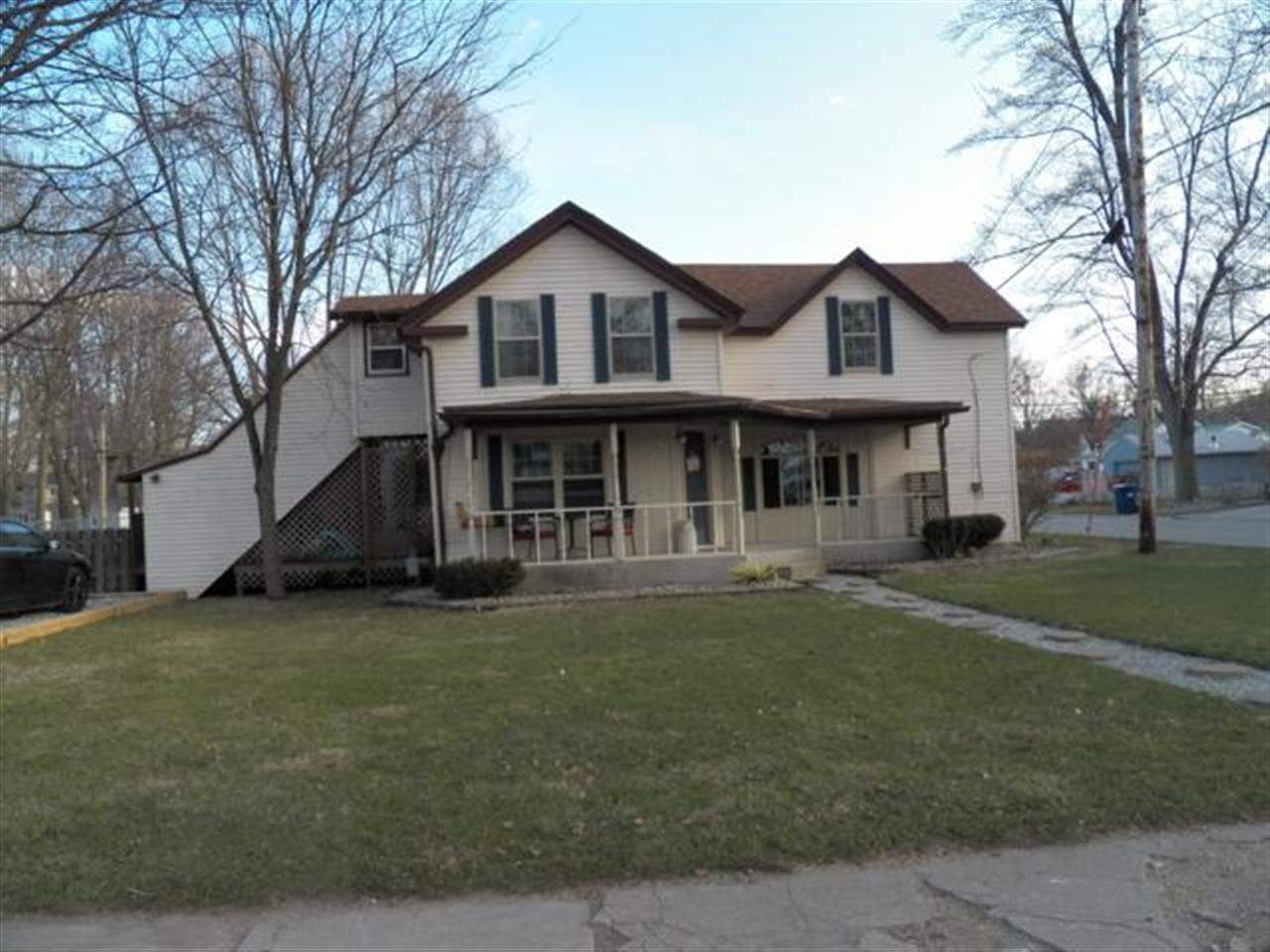 301 E Warren St, Middlebury, IN 46540 photo 1