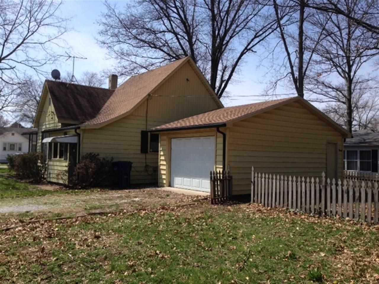2338 Crawford St, Terre Haute, IN 47803 photo 3