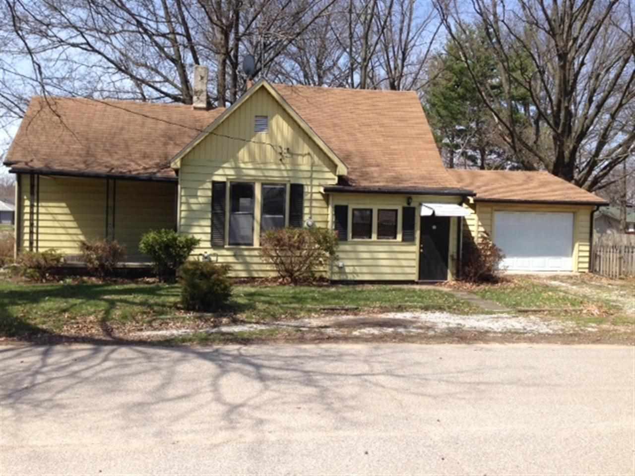 2338 Crawford St, Terre Haute, IN 47803 photo 2