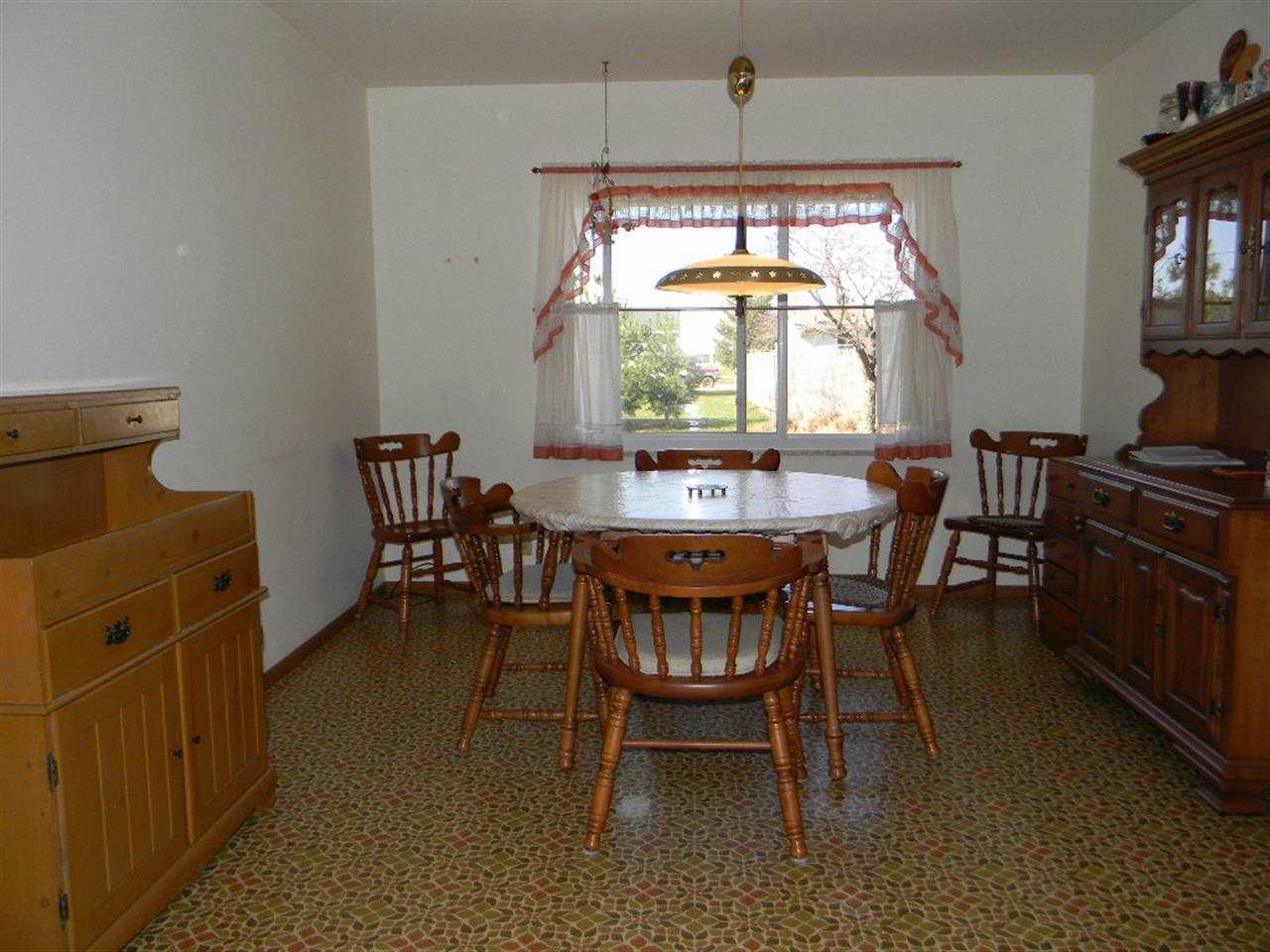 745 Pleasant Ln, Lagrange, IN 46761 photo 9