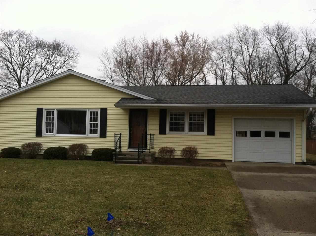 2205 Brookview Dr, Warsaw, IN 46580 photo 1