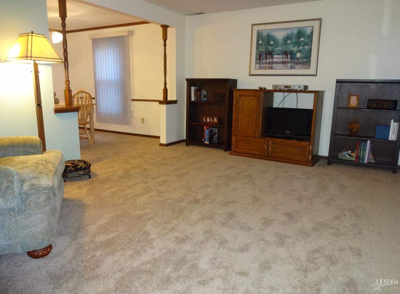 6911 Embers Ct, Fort Wayne, IN 46815 photo 4