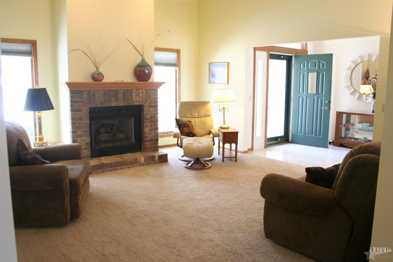 335 NW Passage Trl, Fort Wayne, IN 46825 photo 4