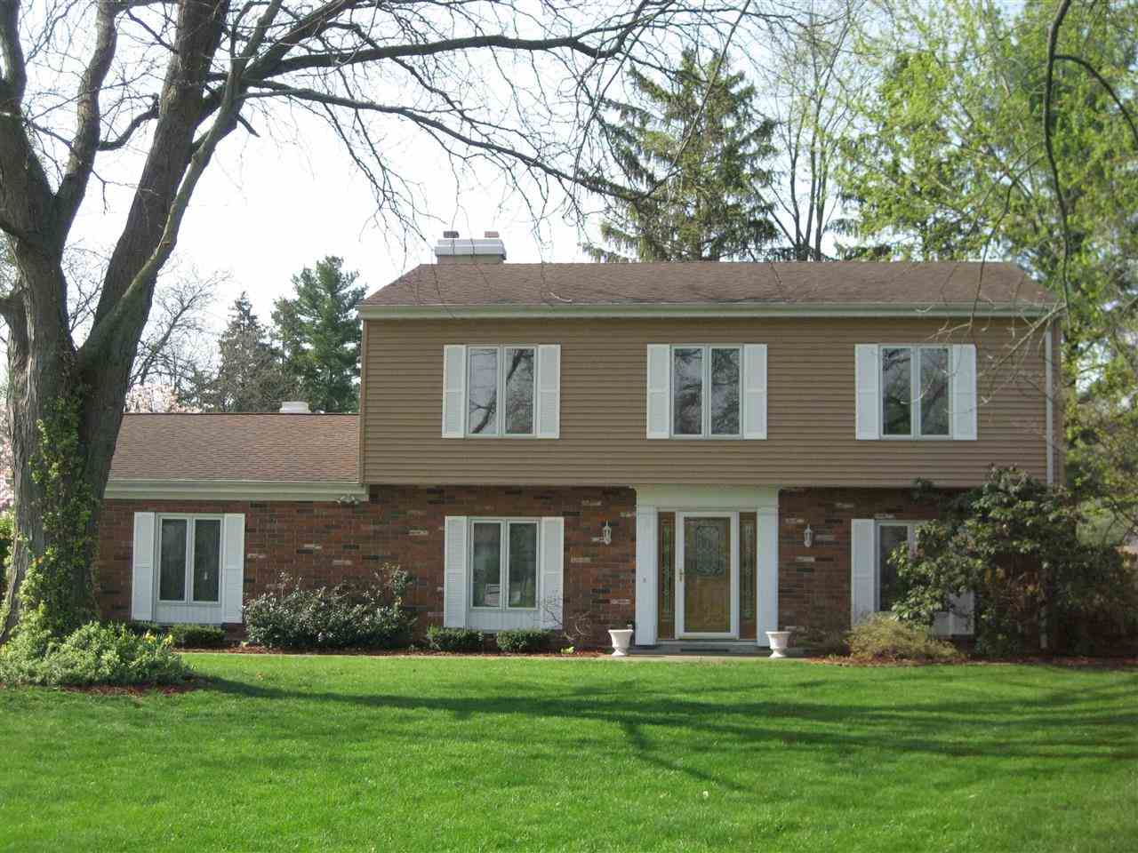 6016 Sutton Pl, South Bend, IN 46614 photo 1