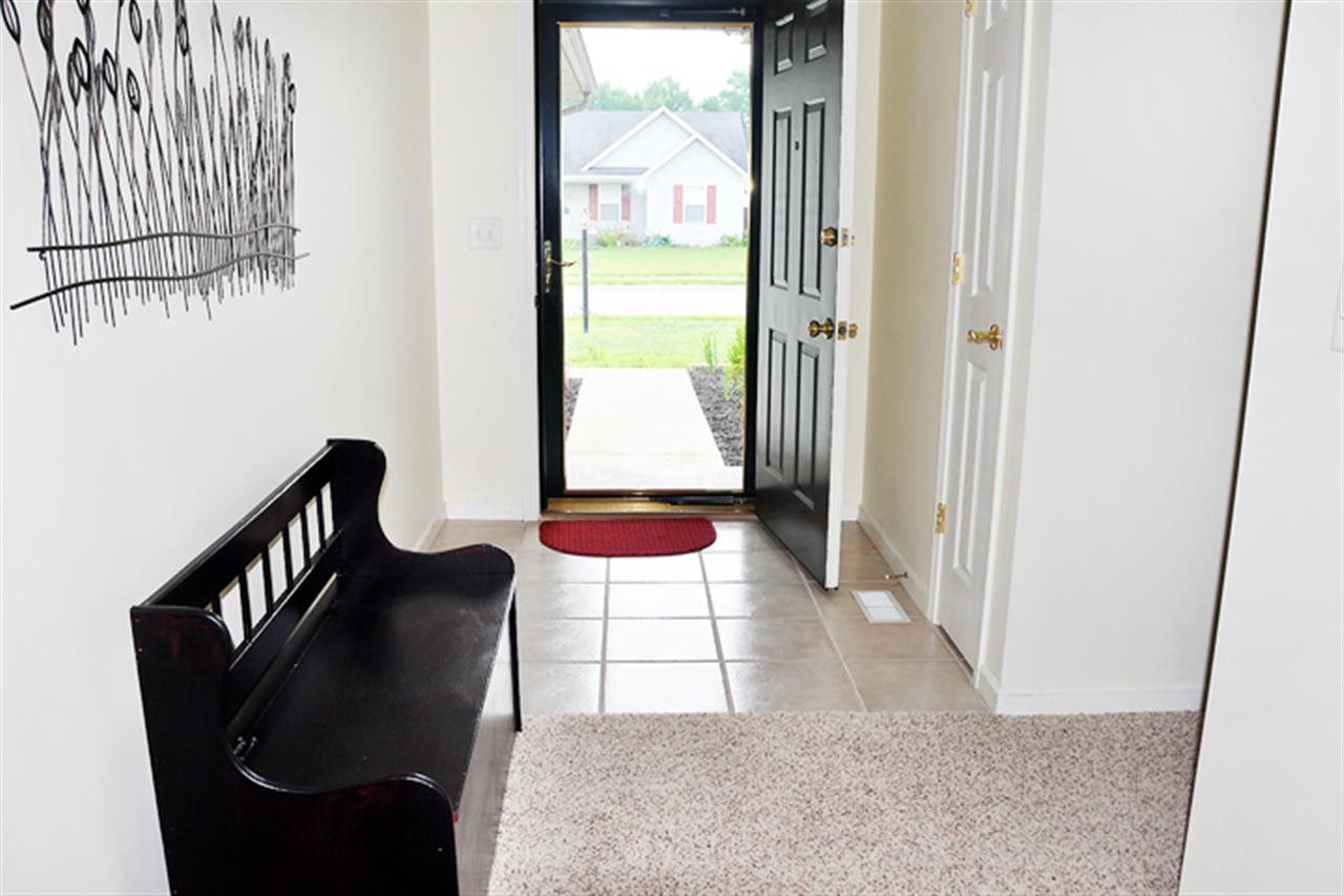 710 Titan Dr, Evansville, IN 47711 photo 3