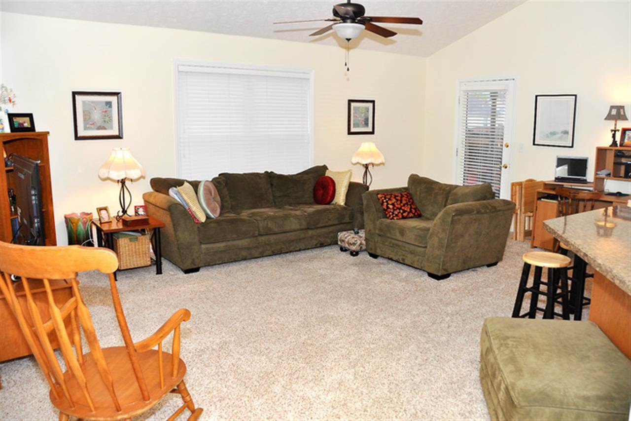 710 Titan Dr, Evansville, IN 47711 photo 5