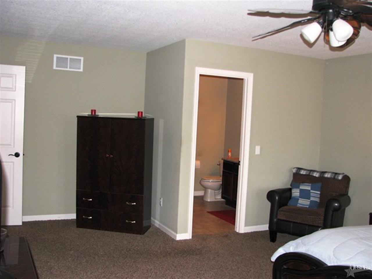 9117 Brickshire Pkwy, Fort Wayne, IN 46815 photo 10