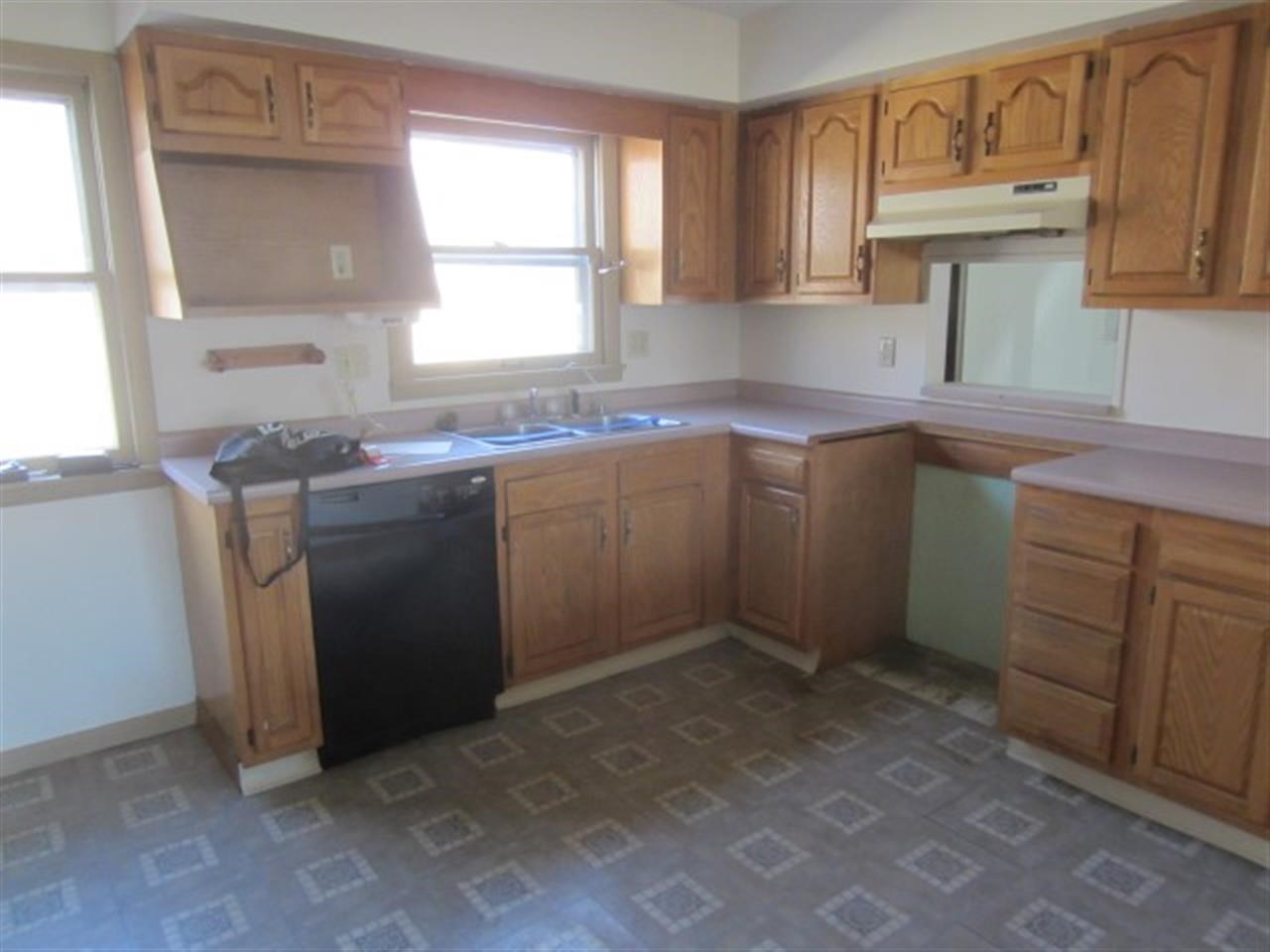 735 E 50th St, Marion, IN 46953 photo 5