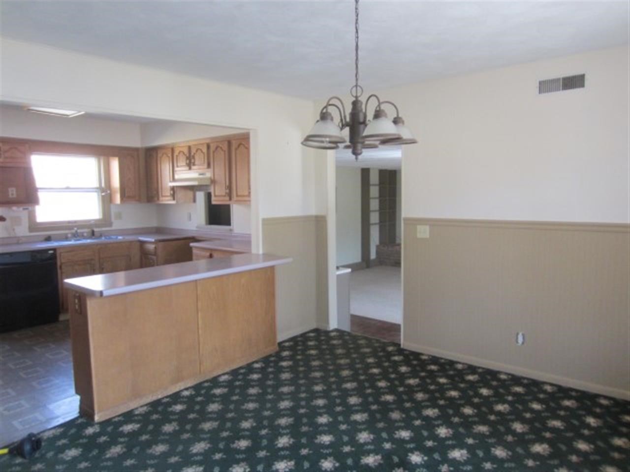 735 E 50th St, Marion, IN 46953 photo 4