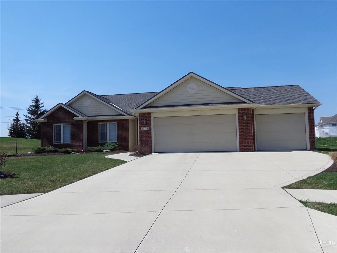 12713 Chaplin Ct, Fort Wayne, IN 46845 photo 1