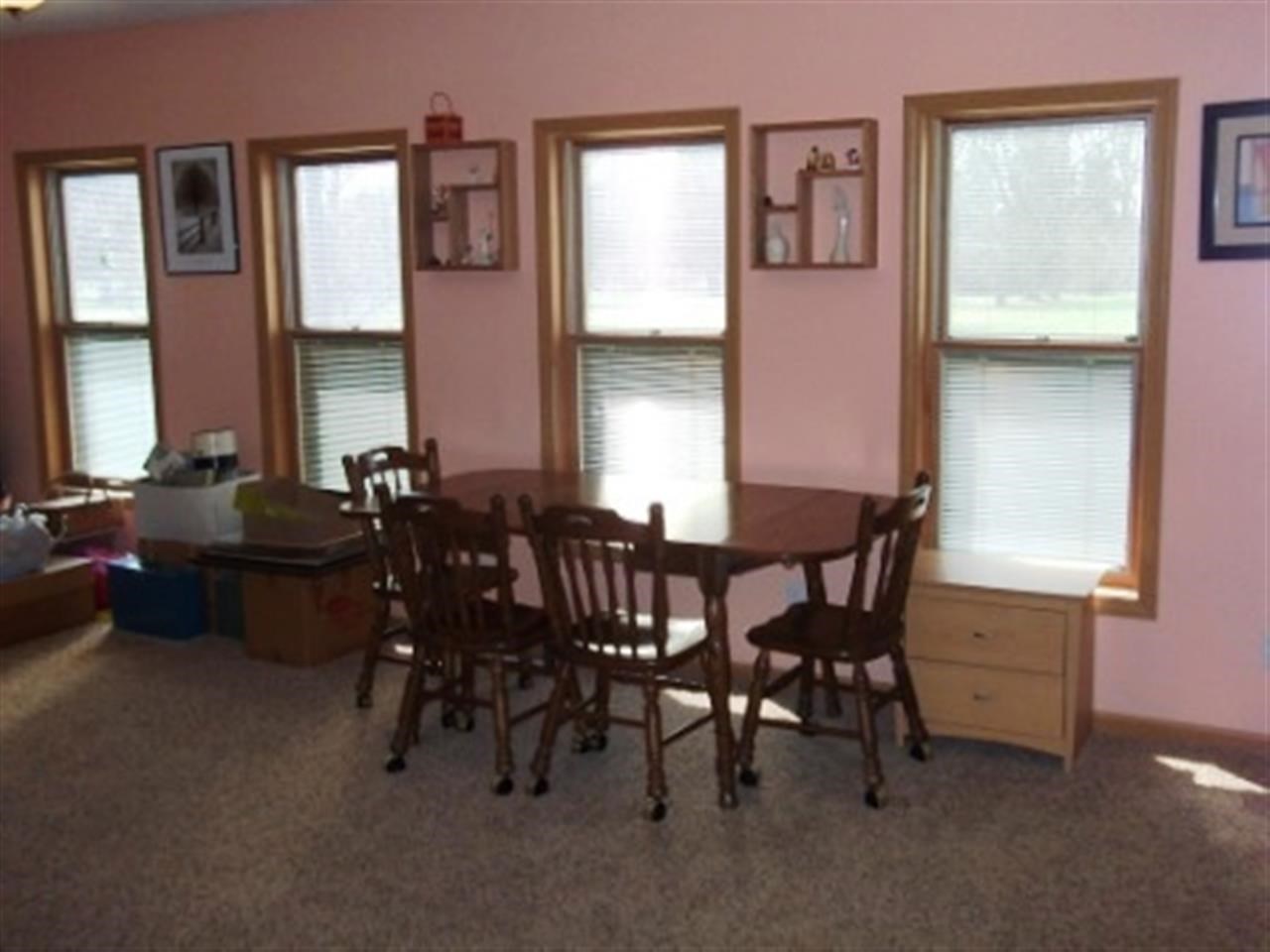 305 S Washington St, Wakarusa, IN 46573 photo 6