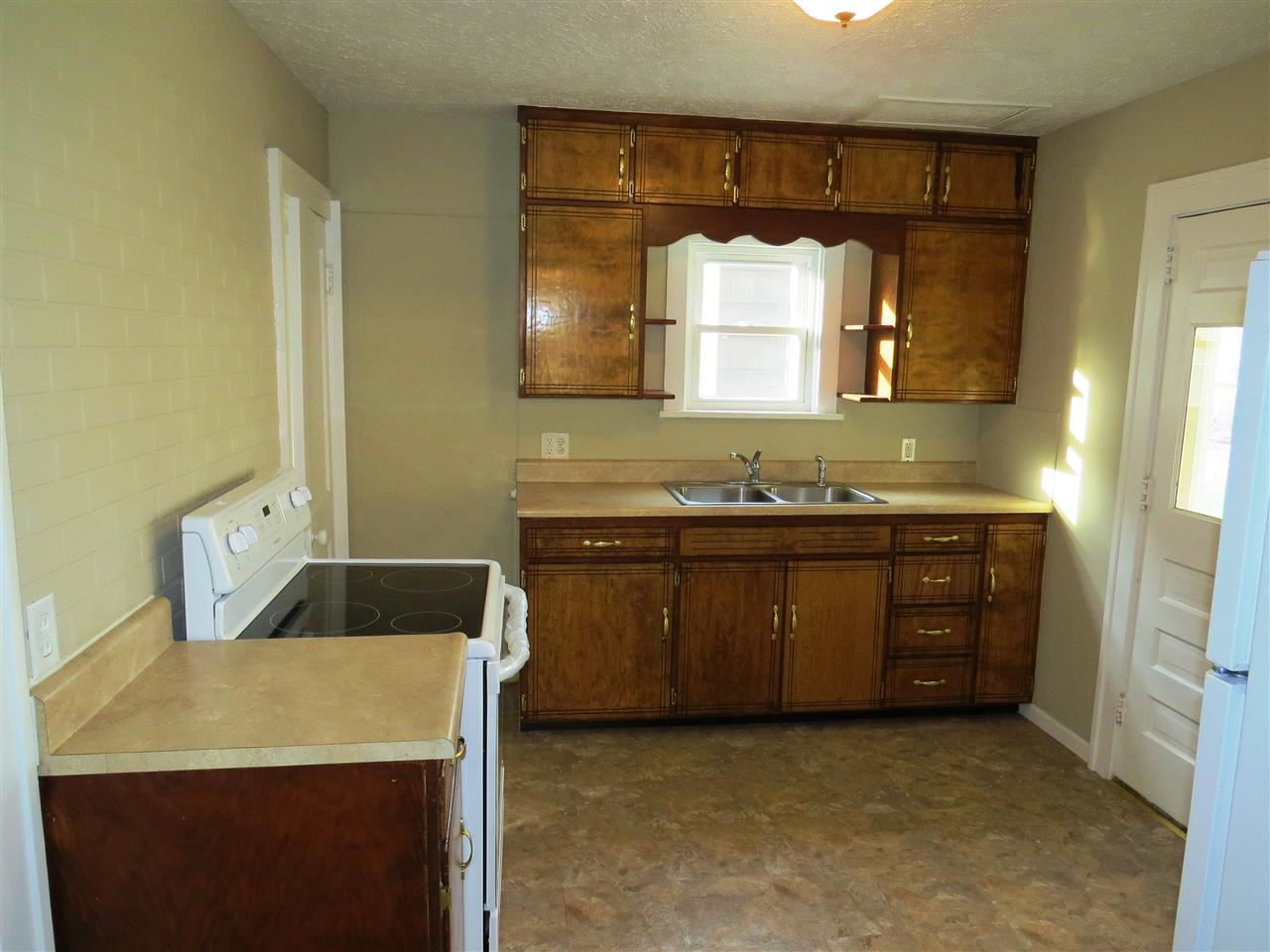 1516 Morton Ave, Elkhart, IN 46516 photo 3