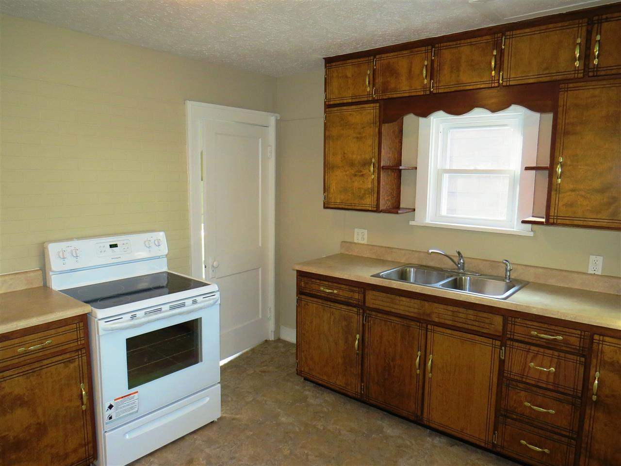 1516 Morton Ave, Elkhart, IN 46516 photo 2
