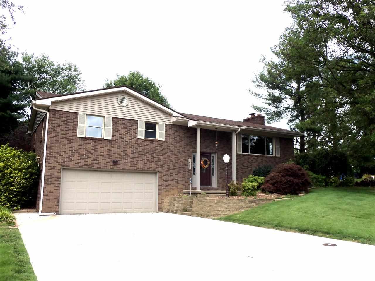 1002 N Cypress St, Boonville, IN 47601 photo 1