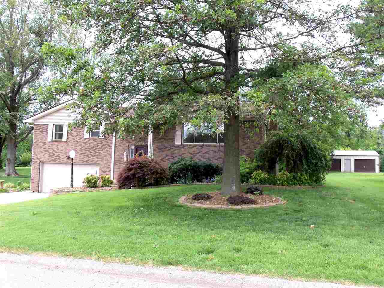 1002 N Cypress St, Boonville, IN 47601 photo 3