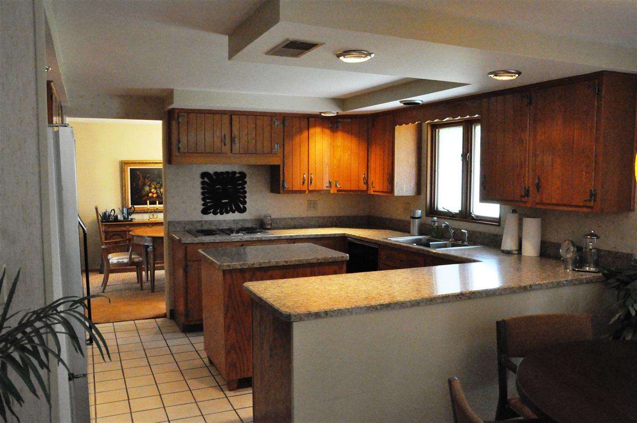 52832 Highland Dr, South Bend, IN 46635 photo 2