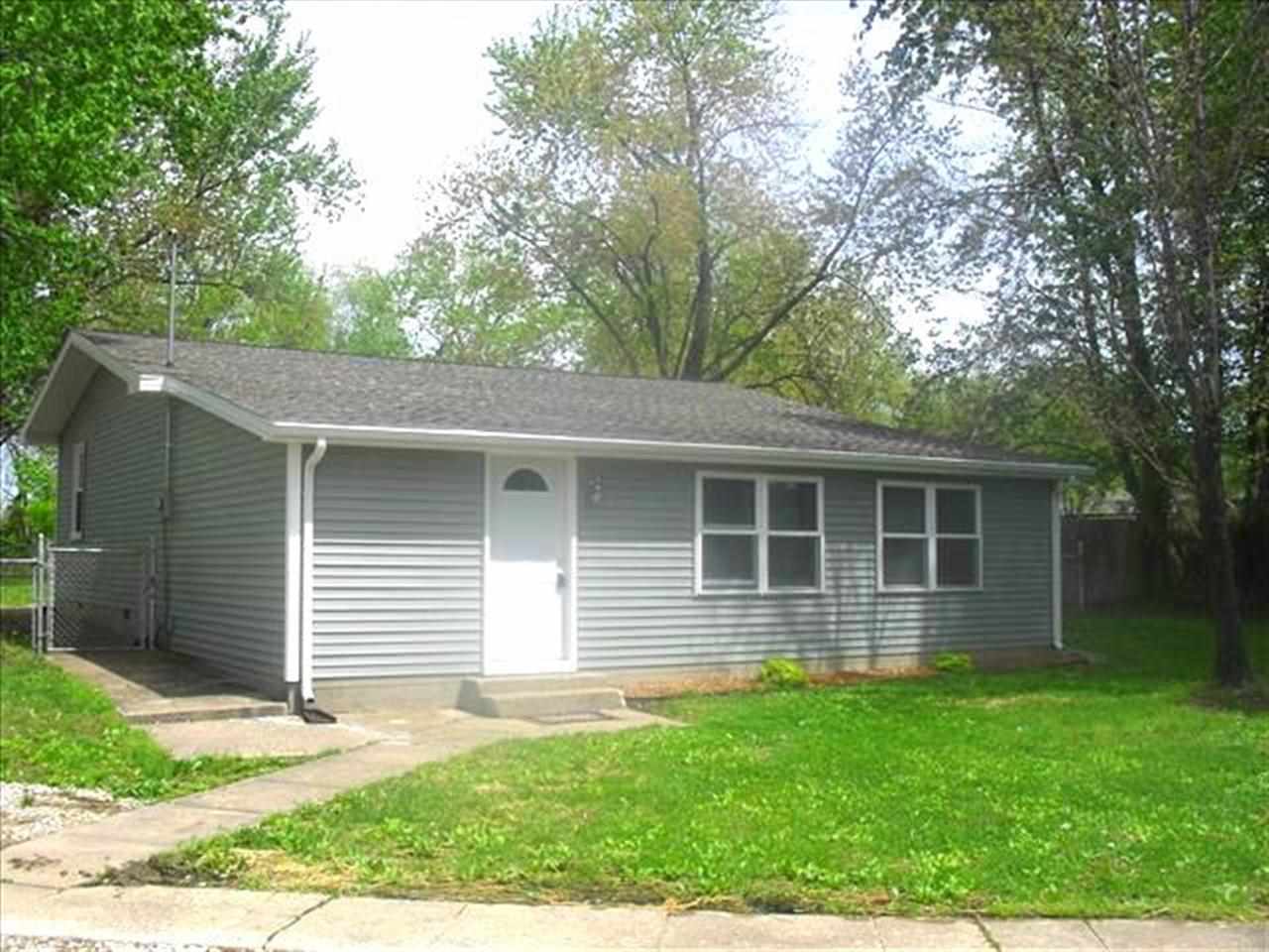 420 W Maple St, Chandler, IN 47610 photo 3